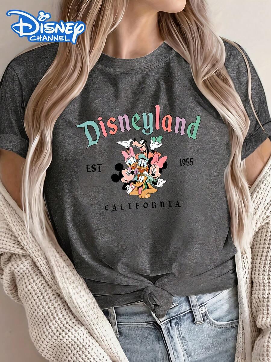Disney License T Shirts, Disney Mickey Mouse & Friends Disneyland California Women's Graphic T-Shirt, Retro Est.1955 Character Print Casual Short Sleeve Crew Neck Tee, Oversized Comfy Summer Top, Disney Theme Park Family Trip Streetwear For Teen Girls & Women ,Camiseta, Summer Outfits For Women, Summer Clothes, Summer Tops, Tops For Women, Festival Outfits, Summer Tops For Women, Mother's Day, Mother's Day Clothing, Gifts For Family And Friends, Spring Outfits For Women, Officially Licensed Disney T-Shirts, Disney Men's And Women's Spring/Summer Fashion Casual Short-Sleeve T-Shirts - 灰色 - 查看 1