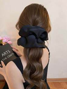 1pc Women's Extra Large Vintage French Silky Satin Black Scrunchie, Fashionable Versatile Elegant Minimalist Solid Color Hair Tie, Suitable For Daily Wear, Casual, Party, Commute, Vacation, Ponytail, Bun, Face Washing, Makeup, Outfit Accessory,Festival,Birthday - Black - View 4