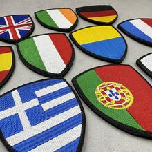 1 pieza Parche bordado con forma de escudo de la bandera nacional de 8.5*7cm, de cruzada, con cierre de gancho y bucle (adecuado para América, Europa, Asia y talla grande países), parche de moral militar táctico - Multicolor - Ver 4
