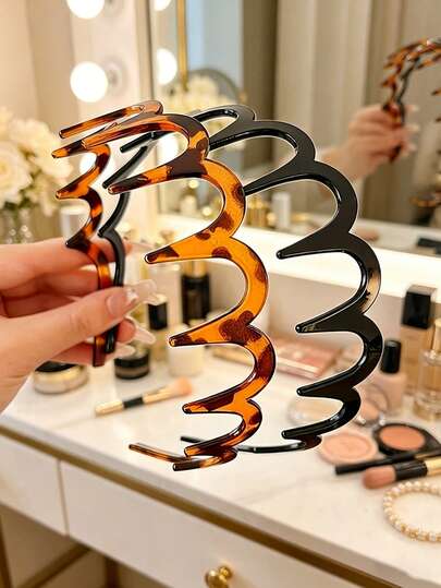Retro Wavy Headband - Non-Slip, Toothed Design Headband In Tortoiseshell And Black Colors - Suitable For Daily Wear And Valentine's Day. Daily Headband | Wavy Hair Accessory | Toothed Headband | Hair Accessory | Firmly Fixes Hairstyle Without Damaging Hair, Suitable For Daily Wear.