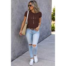 Women's Comfortable Cotton T-Shirt With Delicate Heart Cross Design - 鏽棕色 - 查看 3