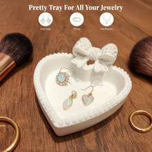 1个可爱荷叶边蝴蝶结首饰托盘，家居装饰、书桌、办公室、主题派对、化妆品展示、戒指项链收纳、钥匙及小物件整理器，送给女朋友的礼物，柔软缎面蝴蝶结陶瓷首饰碟，ins风 - 彩色 - 查看 10
