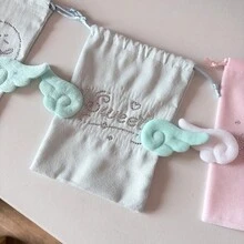 Tas Serut Beludru Kawaii dengan Sayap Malaikat, Dompet Hati Manis Berhiaskan Berlian Imitasi yang Lucu, Tas Penyimpanan Flanel Lembut untuk Kosmetik, Perhiasan, Alat Tulis & Pembungkus Kado - MultiWarna - View 13
