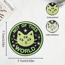 1个“Not Of This World”字母热转印贴片，绿色三眼外星猫刺绣贴片，科幻太空DIY服装装饰贴纸（适用于夹克、背包、帽子） - A - 查看 3