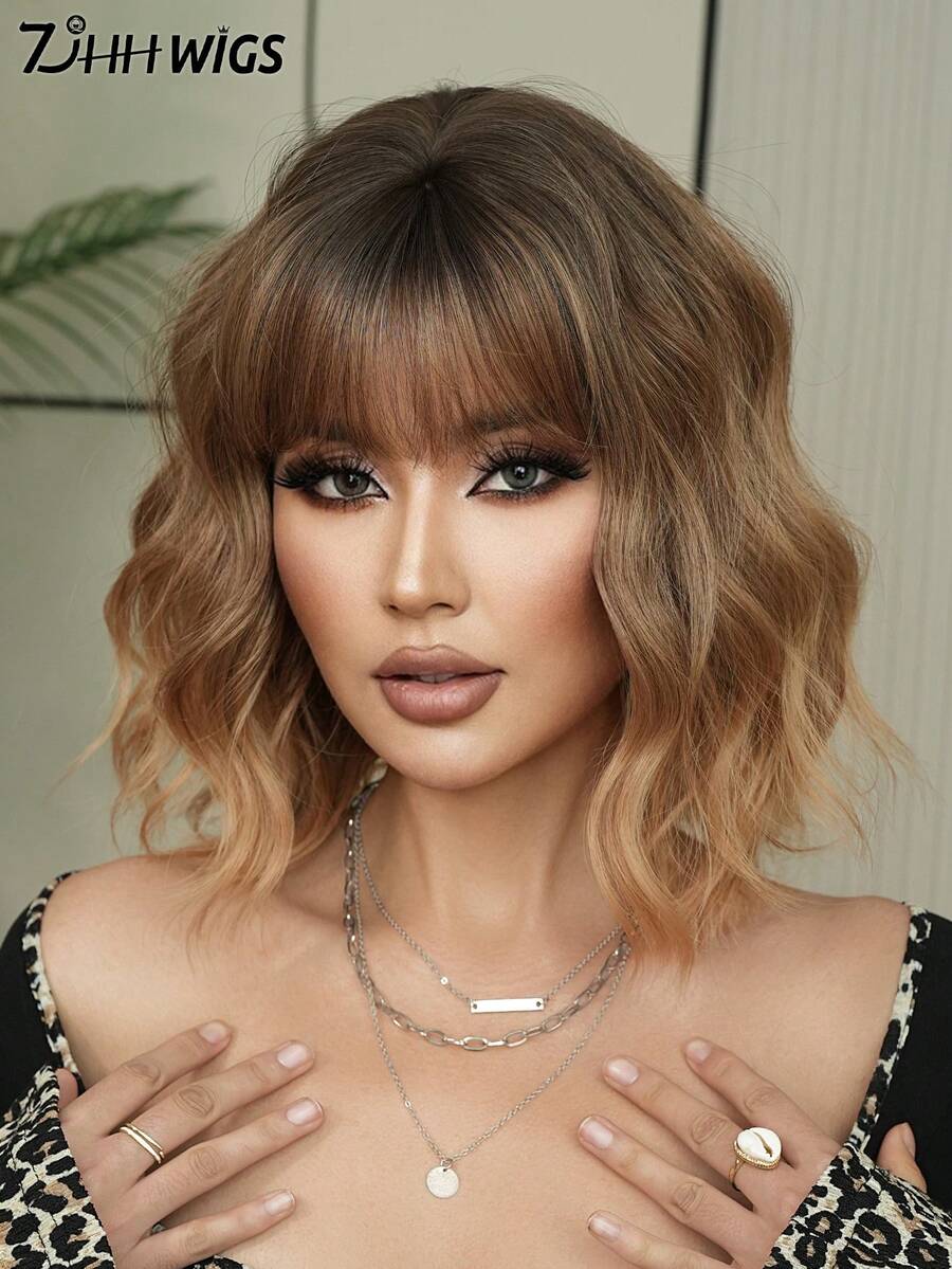 7JHH WIGS 女士短款卷曲琥珀金色假发，14英寸渐变金色波波头波浪假发，带刘海，深色发根，高品质柔软耐热合成假发，适合日常佩戴、节日、音乐节和工作场合。