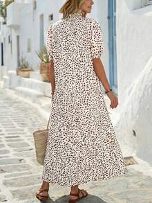 Đầm nữ mùa hè dáng rộng, cổ buộc dây, tay cánh hoa, viền bèo nhún, in họa tiết toàn thân. - màu nâu - Xem 2