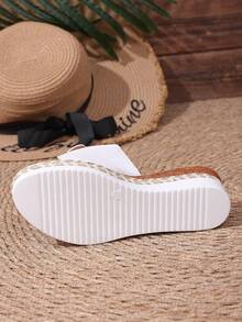 Sandales compensées d'été pour femmes, style bohème, boucle de décoration métallique de haute qualité, semelle intérieure en lin confortable et antidérapante, mules à plateforme ouverte décontractées, sandales compensées tressées en chanvre à la mode, convenant pour la plage et le port quotidien - Blanc - Voir 2