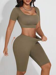 2 Stück Damen Elastische Gestreifte Sportbekleidung Set, Top mit Quadratausschnitt und Shorts mit hoher Taille, geeignet für Fitness-Aktivitäten - Olivgrün - Übersicht 4