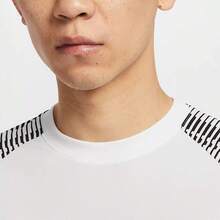 Nike Camiseta de manga corta clásica con empalme, transpirable y ligera Dri-FIT para hombres - Blanco y Negro - Ver 5
