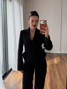 女款優雅荷葉邊下擺西裝外套，長袖職場女性春秋外套 - 黑色 - 查看 3