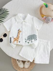 Set de 2 piezas de camisa y pantalones cortos con estampado de dibujos animados texturizados y de moda callejera para niños pequeños - Blanco - Ver 1