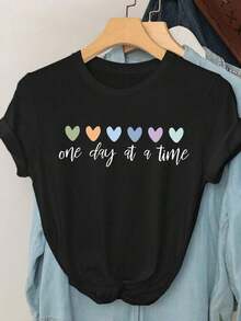Camiseta de mujer de manga corta con cuello redondo, eslogan con forma de corazón y diseño de moda - Negro - Ver 2