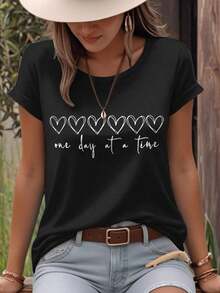 Camiseta Casual de Mujer con Estampado de Corazón y Lema, Cuello Redondo y Manga Corta, a la Moda - Negro - Ver 7