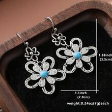 Un ensemble de boucles d'oreilles pendantes avec fleur de turquoise synthétique de luxe et ornées de strass. Un accessoire créatif pour femmes, parfait pour le port quotidien décontracté et diverses occasions. C'est un cadeau surprise pour les dames. - Bleu azur - Voir 6
