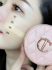 Charlotte Tilbury Pillow Talk 美肌氣墊粉底液 #2N 亮白色 12g/0.42 Oz | 靈感來自好萊塢粉色燈光迷人光澤的 Pillow Talk 濾鏡效果 | 絲滑柔順、健康光澤 + 平滑第二層肌膚妝感 | 長效持妝 | 防移染配方 | 易疊加 + 易暈染，可打造可疊加、均勻的中度遮瑕 - 2N - 12g - 查看 3