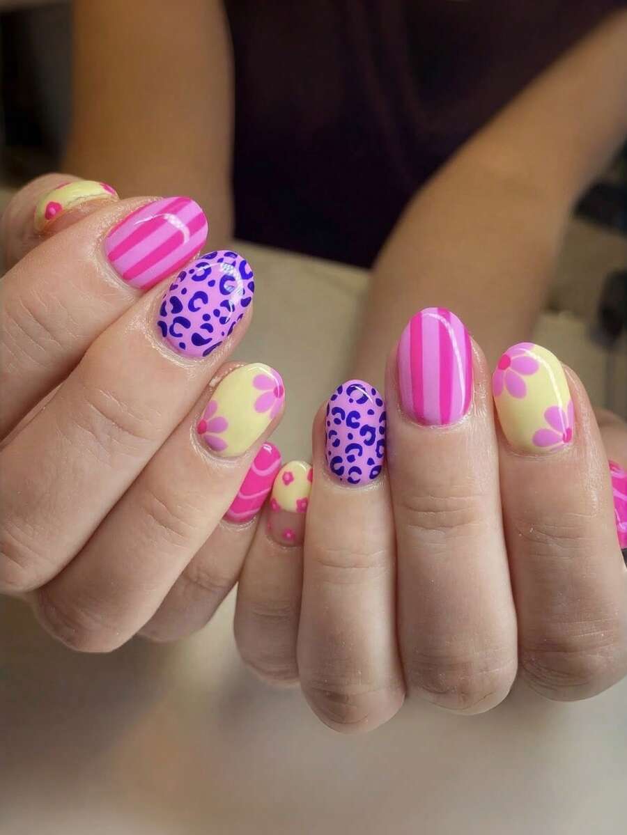 24pcs/Set Oval Spring/Summer Dopamine Striped Floral Short Press-On Nails, Suitable For Girls, Office Ladies, Parties, Dates And Daily Wear - Multicolor - View 1