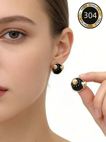 女士不锈钢圆形水滴耳环一对，小巧精致，适合日常佩戴、派对、旅行，也可作为母亲节礼物。