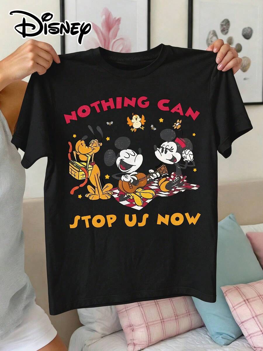 Disney Official Authorization | Women's 100% Cotton Printed Short Sleeve T-Shirt. Features A Slogan Print "NOTHING CAN STOP US NOW!" With Mickey Mouse, Minnie Mouse, And Pluto. This Loose-Fit T-Shirt Is Suitable For Disney Fans Of All Ages, Making It An Ideal Choice For Vacations, Outings, And Daily Casual Wear. - 黑色 - 查看 1