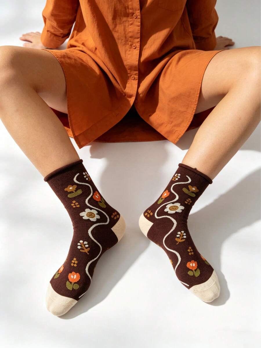 1 Pair Fashionable Casual Floral Pattern Mid-Calf Socks - Brown - View 1