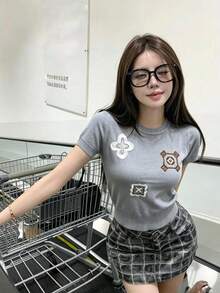 2026夏季新款女士刺绣修身短袖针织T恤，时尚灰色，韩版风格 - 灰色 - 查看 2