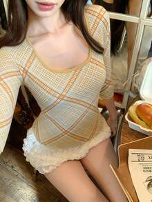 Áo croptop tay ngắn cổ vuông kẻ caro kiểu Mỹ cổ điển, dáng ôm gợi cảm cho mùa hè. - Màu Khaki - Xem 4