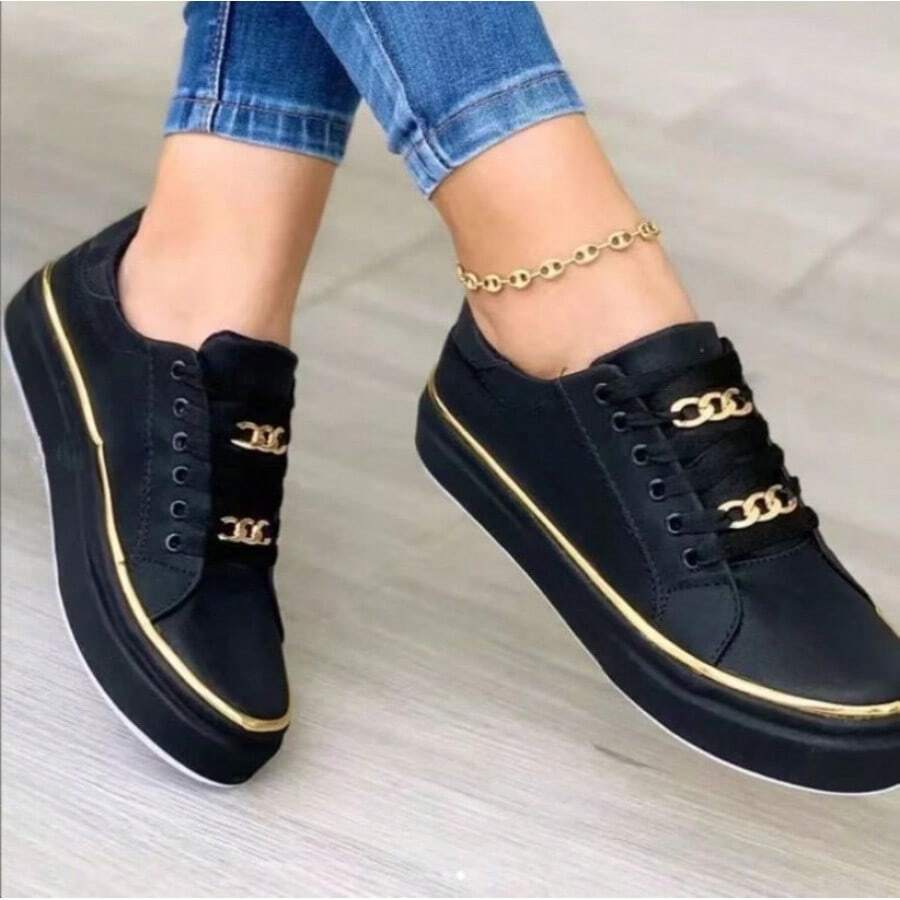Nouvelles baskets pour femmes dans un style sportif avec une semelle épaisse et un détail de chaîne, design à coupe basse, en cuir synthétique de haute qualité, avec fermeture à lacets et design à enfiler confortable, à la mode et polyvalent - idéal pour un usage décontracté et quotidien. - Noir - Voir 1