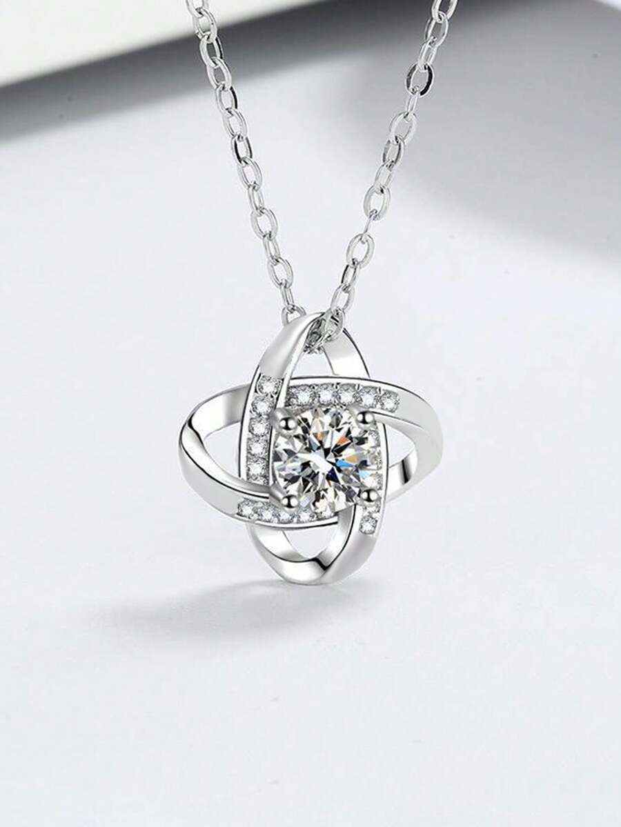 1 chiếc dây chuyền hình cỏ bốn lá rỗng đính đá Zirconia, kiểu dáng tối giản với hai vòng móc ngang xương đòn, thích hợp để đeo hàng ngày. - gửi tới người mẹ xinh đẹp của tôi - Xem 1