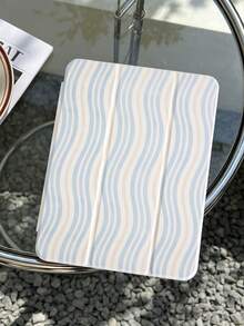 1 chiếc ốp lưng máy tính bảng phẳng, màu xanh nhạt, họa tiết sóng, tương thích với iPad Mini4/Mini5/Mini6/Mini7/Air/Air2/9.7/10.2/10.5/Air4/Air5/10.9/Pro 11-Inch/Thế hệ thứ 10/ Air 11-In.(M2)-2024/ Pro11-In.(M4)-2024/Air 11-Inch (M3) 2025/ (A16) 11 Inch Thế hệ thứ 11 2025/ Air 8(M4)2026(11-Inch), Galaxy Tab A8 10.5 Inch 2022. Không bao gồm bút cảm ứng, có khe cắm bút cảm ứng tích hợp, chân đế gập 3 lần, viền TPU mềm chống rơi vỡ và chống mài mòn, chức năng ngủ/thức từ tính, ốp lưng máy tính bảng gập tối giản/sáng tạo/vui nhộn/cá nhân hóa. - Nhiều màu - Xem 2