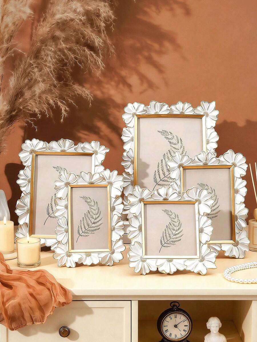1pc Vintage Photo Frame, Elegant Classic White Frame, Suitable For Desktop Or Wall Hanging, Floral Decor Pattern, Retro Home Decor, Vintage Gallery Art (Random Photo Paper Included) - 1 - View 1
