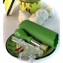 , All - In - One Premium Ceramic Garlic Grater Plate 4 - Piece Set - Green Chili Design, - Garlic, Ginger, Chocolate, And More! - Comes With 5.25 Inch Plate, Peeler, Brush, And Stand - Ớt xanh - Xem 6