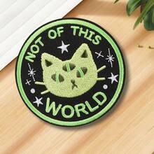 1个“Not Of This World”字母热转印贴片，绿色三眼外星猫刺绣贴片，科幻太空DIY服装装饰贴纸（适用于夹克、背包、帽子） - A - 查看 2