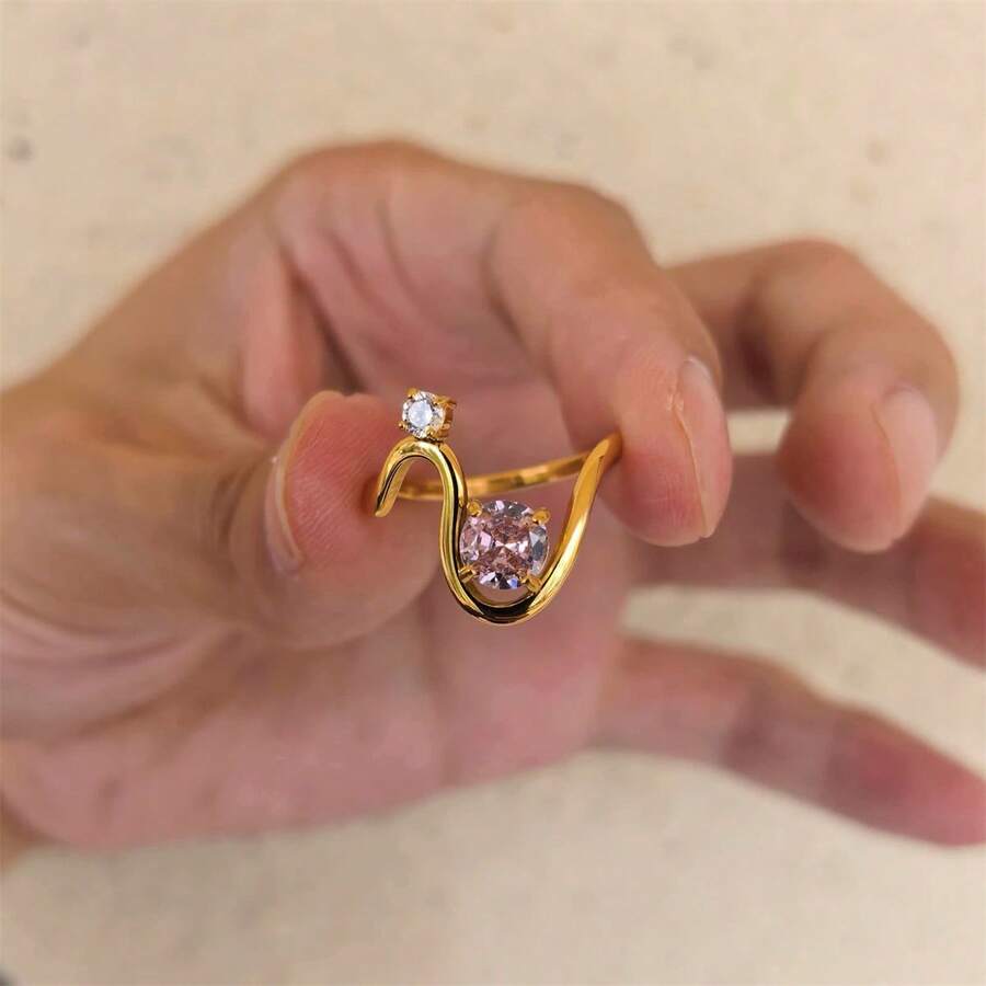 VKHK 1 chiếc nhẫn tinh tế bằng thép không gỉ mạ vàng 18K, đính đá Zirconia sáng bóng, thích hợp cho nữ giới đeo hàng ngày, trong dịp cưới và làm quà tặng. - Nhiều màu - Xem 1