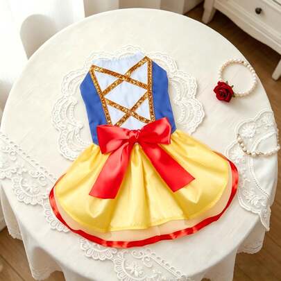 1件宠物狗连衣裙，甜美公主风，腰间饰有蝴蝶结，轻薄透气，适合小型/中型犬猫日常穿着