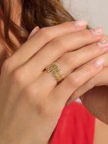 1 Fashionable, Simple, Irregular Geometric Line Ring That Is Versatile And Suitable For Women To Wear On Any Occasion. Can Be Given As A Gift To Friends Or Lovers - Geometric Rings - View 3