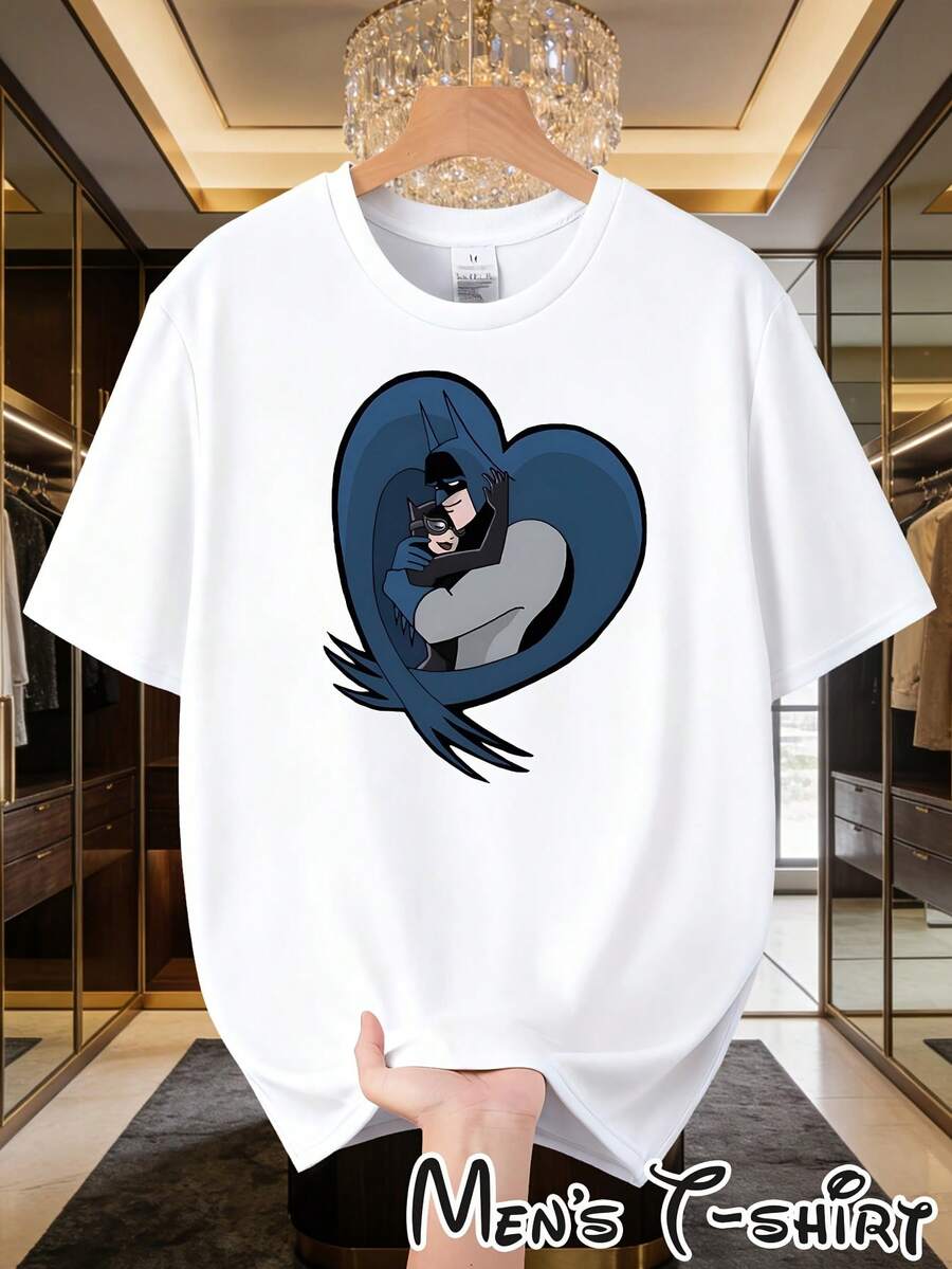 Warner Bros Esta camiseta de manga corta para hombre presenta un diseño ajustado en forma de corazón con un estampado de Catwoman, lo que la hace elegante e informal a la vez, perfecta para fiestas en casa, salidas cotidianas y reuniones con amigos. - Blanco - Ver 1