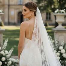 [Artizanat de designer] Voal elegant din dantelă albă, lucrat manual, cu pieptene de păr metalic, voal mantilă în stil vintage, material moale, design floral complex, perfect pentru liturghii latine, nunți, evenimente formale, petreceri, cosplay, fotografie de nuntă, cadou de Ziua Îndrăgostiților, șal elegant pentru Săptămâna Mare - alb - Vizualizare 6