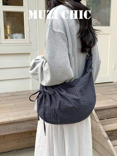 Women's Dark Gray Plaid Nylon Crossbody Bag Features A Drawstring Design And An Adjustable Shoulder Strap, Making It Suitable For Students, Working Professionals, And Mothers For Everyday Use. It's Perfect For Commuting, Going To School, Shopping, And Daily Outings.