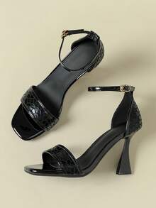 9cm Sandali con tacco alto lucido in pelle verniciata, punta aperta, eleganti e alla moda per vacanze/ufficio, stile sexy da discoteca, texture in pietra retrò, scarpe versatili per abiti, collezione primavera/autunno 2026, stampa leopardata irregolare e casuale, sandali romani con fibbia e punta quadrata, taglie 3-10 - nero - Visualizzare 5