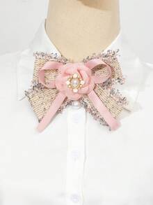 1 pieza Estilo elegante, diseño lujoso, accesorio brillante, insignia universitaria, forma de mariposa y flor, insignia con incrustaciones de perlas brillantes, broche encantador para damas, joyería de lujo, adecuado para uso diario, regalo de cita - clásico - Ver 2