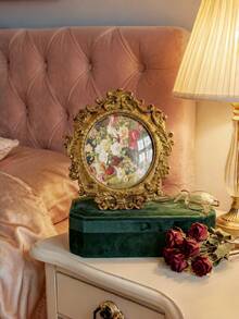 4x4 Zoll Vintage runder Goldrahmen, zarter Harzblumenmusterrahmen mit hochauflösendem Glas. Kompakter Retro-Stil Rahmen, geeignet für Tisch- oder Wandmontage. Exquisiter vintage Dekorationsrahmen, perfekte Wahl für die Heimdekoration. - Mehrere Stile - Übersicht 5