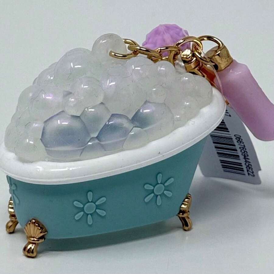 Keychain Holder Gel Holder Included At Random Bath B&BW Original Silicone And Glitter Figures Boot Flower Basket Cake Coquette Heart Seahorse Banana Suitcase Butterfly Christmas Cereal Milk Apple Villain Frosty Sausage - 薄荷藍 - 查看 1