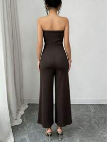 Bộ jumpsuit dệt kim màu nâu đậm trơn - Thiết kế không dây vai, khóa cài kim loại ở eo, quần ống loe cạp cao, tôn dáng cho mọi vóc dáng - màu nâu - Xem 6