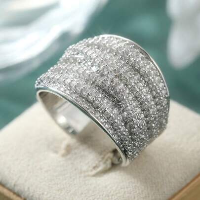 经典复古银色圆形合成锆石戒指，适合女性日常佩戴、派对或奢华时尚场合，多层交叉设计