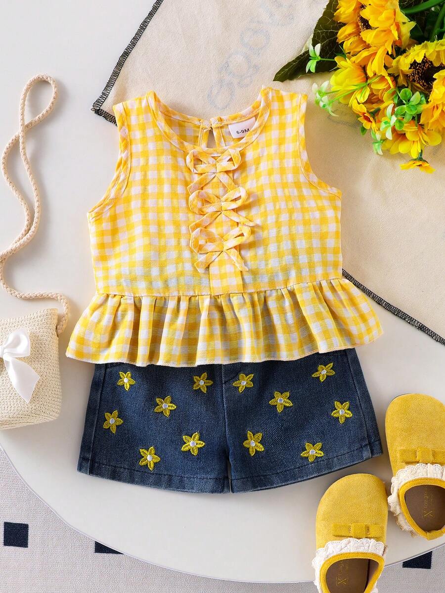 Conjunto de 2 piezas para bebé niña: Top sin mangas con acento de moño 3D y dobladillo con volantes + Pantalones vaqueros con cintura elástica bordada con flores, para verano - Amarillo - Ver 1