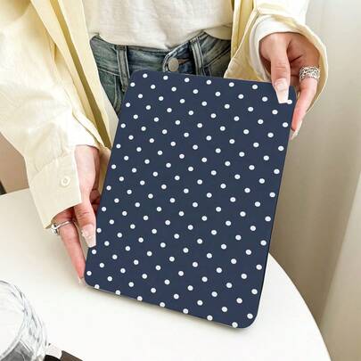 1 chiếc ốp bảo vệ bàn xoay có khe đựng bút, nền xanh dương họa tiết chấm bi trắng, chân đế xoay 360 độ, khe đựng bút tích hợp, vỏ da PU tương thích với Honor Pad 8/9/10, Honor GT 11.5inch/X8A/X9/X8Pro/X9Pro/V9/V8 Pro, Matepad SE 11/Matepad 11, 11.5S/Matepad Pro và các dòng máy phổ biến khác như Apple iPad thế hệ thứ 10/11 2025 (A16), A9/A9+/A11/S11/S10 FE, v.v.