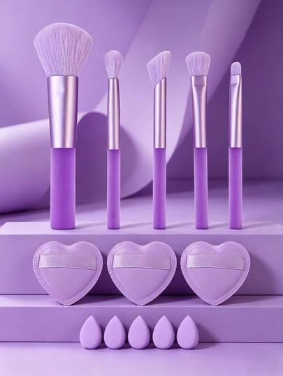 Bộ cọ trang điểm chuyên nghiệp 13 món, cọ và bông mút trang điểm màu tím oải hương chất lượng cao, bao gồm cọ nền, cọ phấn phủ, cọ tạo khối, cọ má hồng, cọ highlight, cọ phấn mắt, cọ che khuyết điểm, lý tưởng cho người mới bắt đầu trang điểm, bộ cọ trang điểm di động tiện dụng.