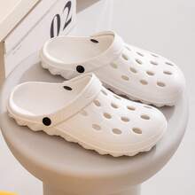 2026 Nuevos zapatos de verano transpirables con agujeros, zapatos antideslizantes para jardinería, zapatos para playa y parque acuático, diseño hueco, al por mayor - Zapatillas de mujer - Ver 28