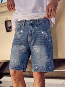 Quần short denim màu xanh dương đính đá lấp lánh, chất liệu denim cổ điển đã qua xử lý, điểm xuyết họa tiết chòm sao dày đặc, tạo hiệu ứng ánh sao lung linh, món đồ thời trang hoàn hảo cho các bữa tiệc. - Màu xanh lam - Xem 2