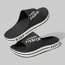 2026 Primavera/Verão Novo Chinelo Deslizante com Estampa de Letra "FASHION" em Patchwork Preto e Branco, Pontos de Massagem, Sola Grossa e Macia, Estilo Casual Adequado para Casa, Banheiro, Praia, Transporte, Tamanhos Plus Size Unissex - Preto - Visão 3