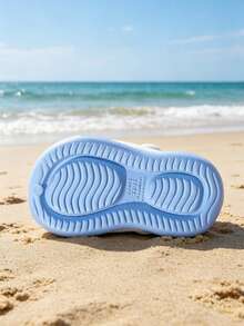 女童夏季卡通魚骨鏤空洞洞鞋，軟底耐穿，可愛室內/戶外沙灘拖鞋 - 藍白色 - View 4